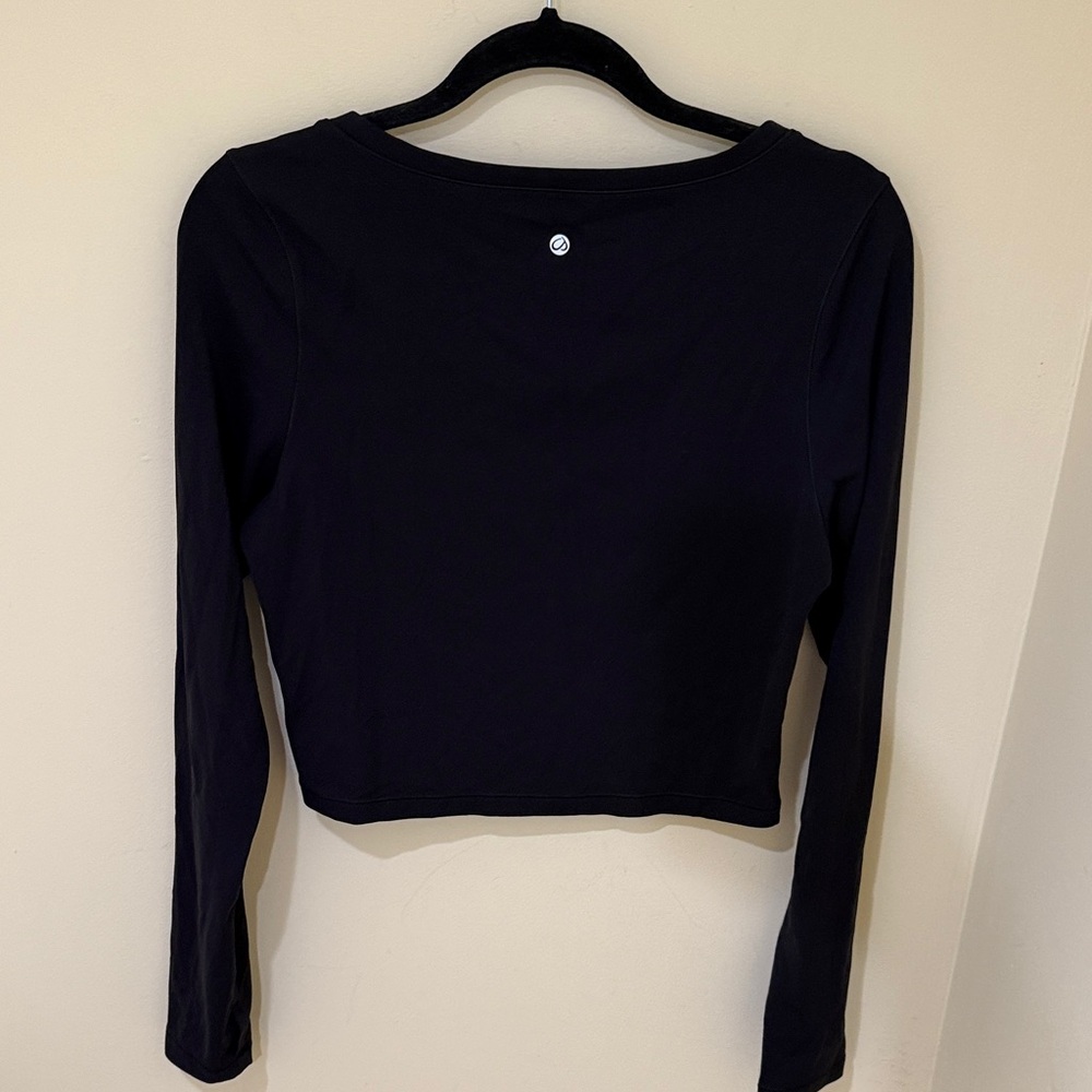CRZ YOGA Women's Black Long Sleeve Cropped Tee